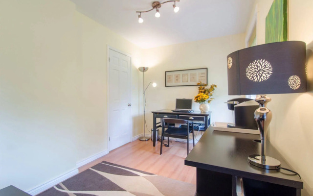 Windsong Manor Bed & Breakfast