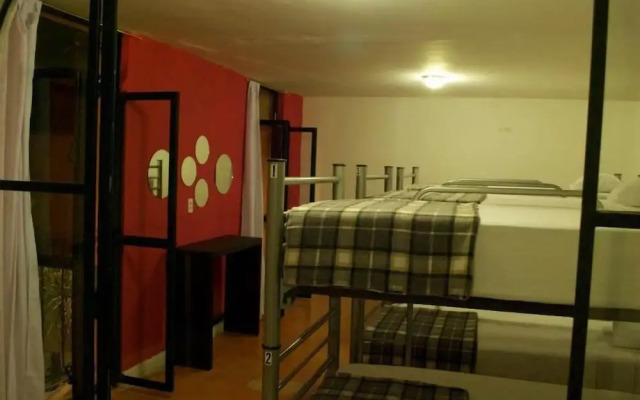 Hostal Punto 79 - Hostel