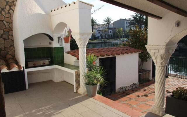 Chalet al canal