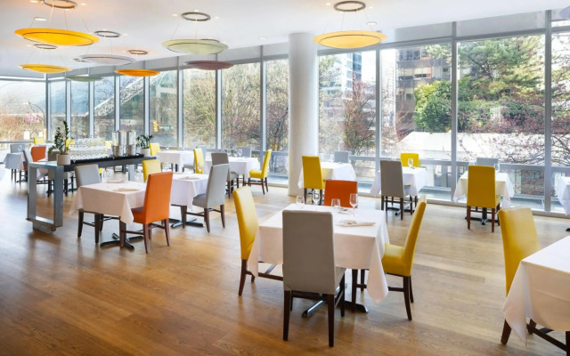 Sheraton Vancouver Wall Centre
