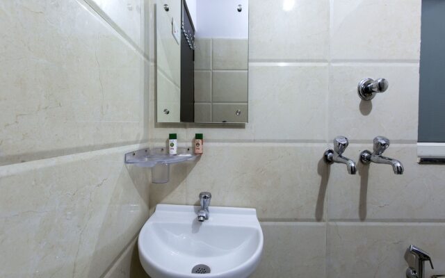 OYO 7794 Hotel Raghukul