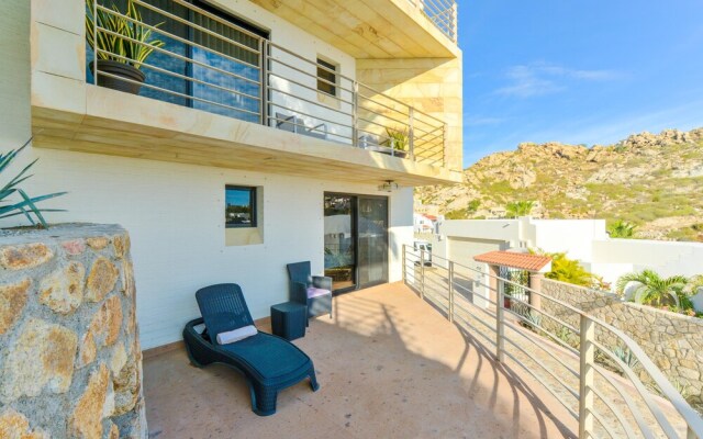 Great Cabo Location for Large Group at Villa Jade de Law