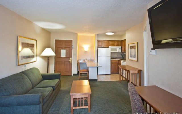 Staybridge Suites Detroit-Utica by IHG