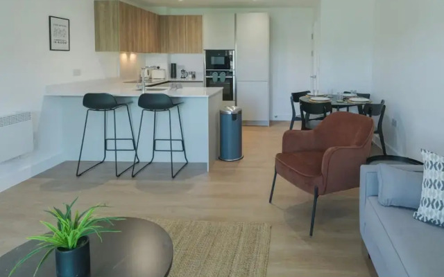Luxury Manchester Apartment - Blue