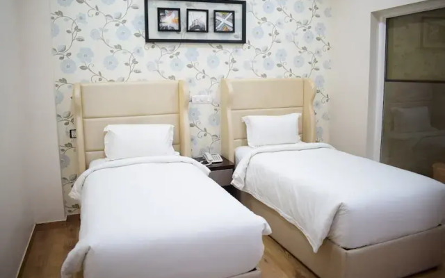 Hotel Naveen Continental @ 2Minutes Walk From Zero Road Bus Stand