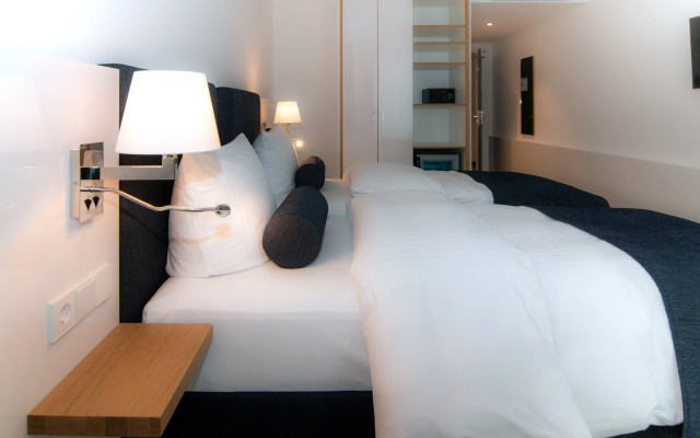 Bayer 89 Vi Vadi Hotel