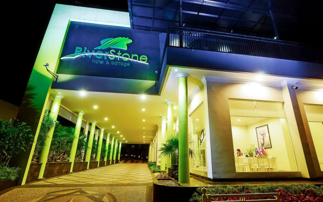 Riverstone Hotel and Cottage