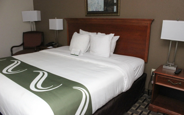Quality Inn & Suites Detroit Metro Airport