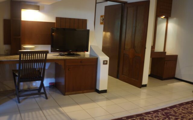 Puri Naga Beachfront Cottages