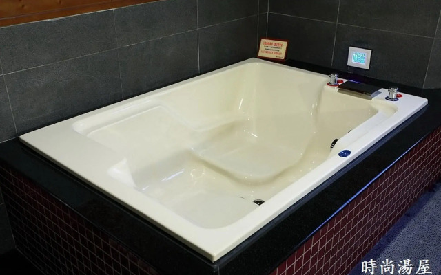 Regale Villa Hotel