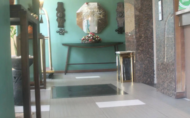 Pearl Lane Hotel