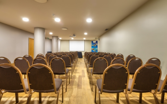 The Views Monumental