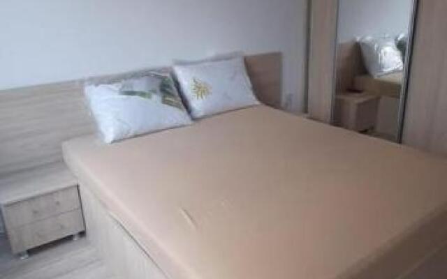 Apartament de vis cu parcare privata