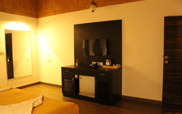 Shangri La Jungle Resort
