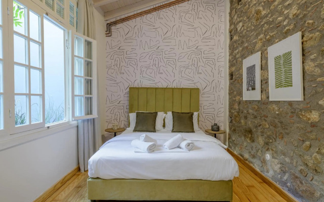 Incomparable Plaka's Luxury Apt Private Pool