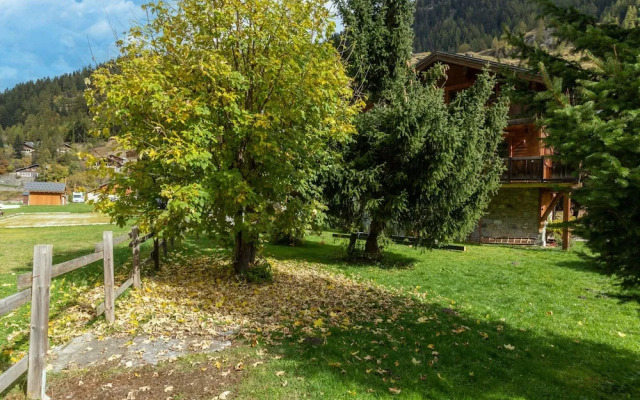 Cosy Apartment in Tignes With Garden