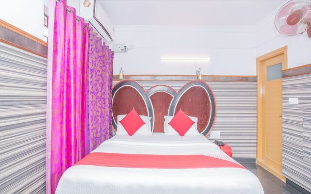 OYO 6889 Elite Deluxe Rooms