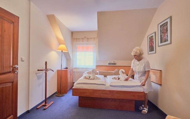Francis Spa Hotel