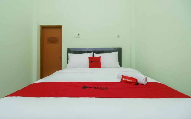 RedDoorz Syariah near Muara Enim Train Station