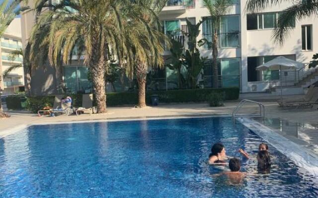 One-bedroom beach apartment, 30m from the best beach