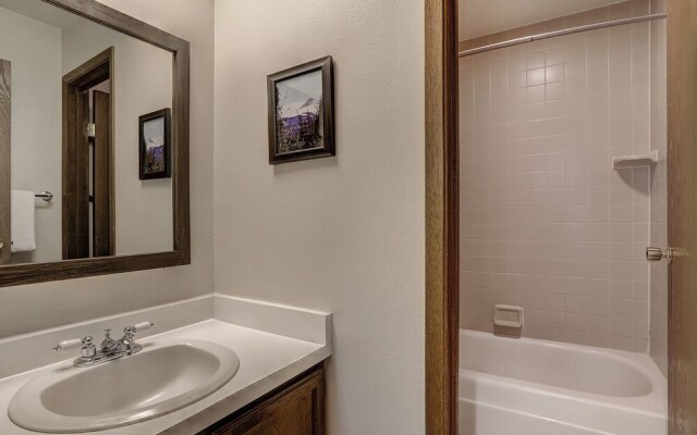 1125 Flying Dutchman 1 Bedroom Condo by RedAwning