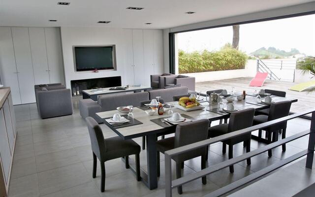 Villa Cenitz Lafitenia Resort