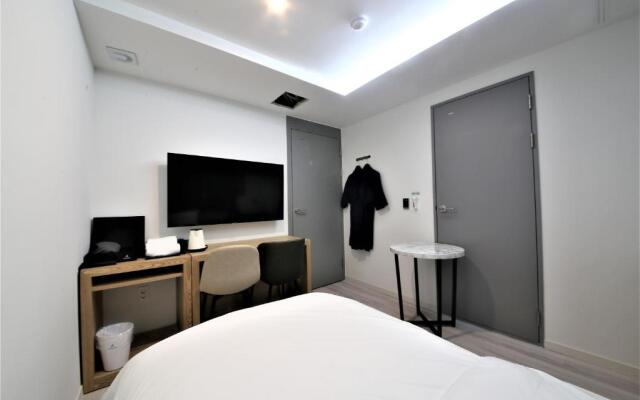 Sloth Hotel Busan Seomyeon