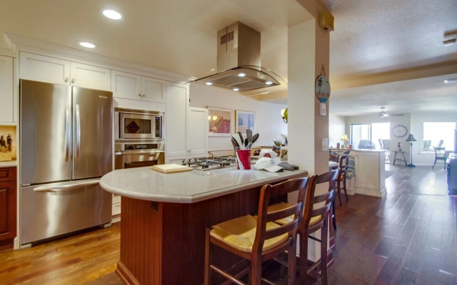 Gorgeous Ocean View Condo with Pool & Spa SURF9 by RedAwning