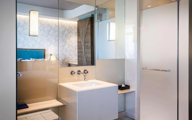 Suncoast Hotel & Towers