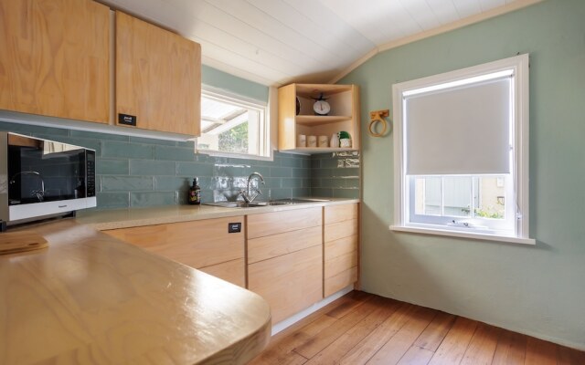 Wollaston House by the BnB Collection