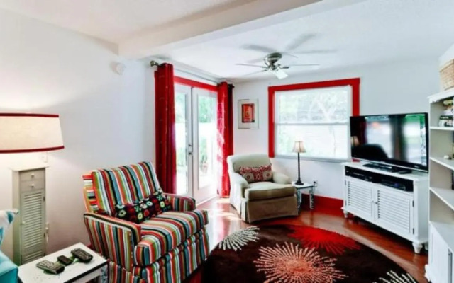 Seas The Day - 522 Bayview