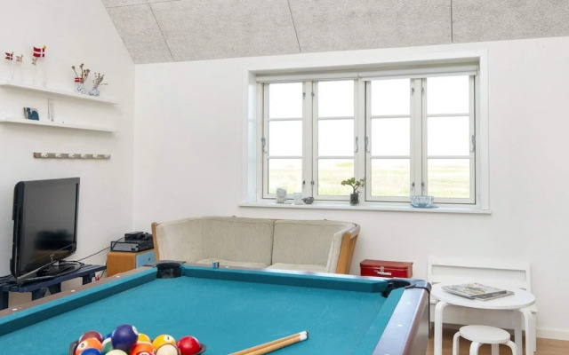 10 Person Holiday Home in Harboore