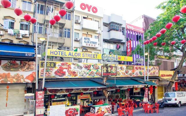 OYO 89688 Alor Street Hotel