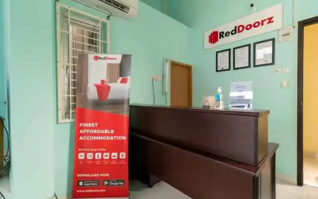 to RedDoorz near Opi Mall Palembang 2