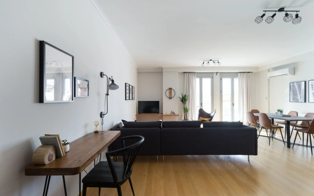 Stylish and Spacious 2BD - Thiseio by UPSTREET