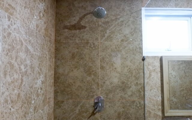 3Br Luxurious And Elegant Apartment At Grand Sungkono Lagoon