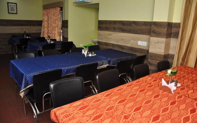 Hotel Aarem Valley Castle