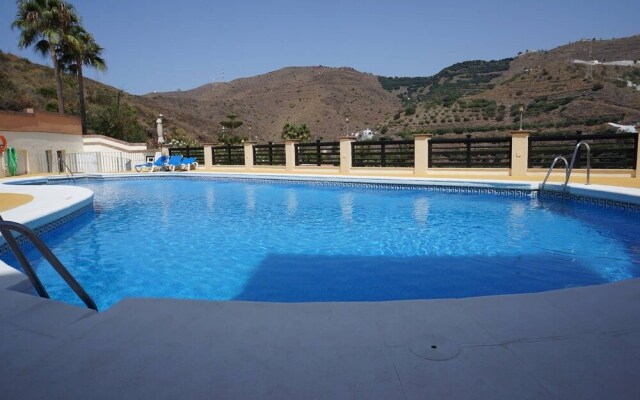 La Alcazaba - 3 bed apt With Communal Pool