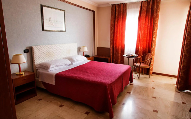 Hotel Palace 2000