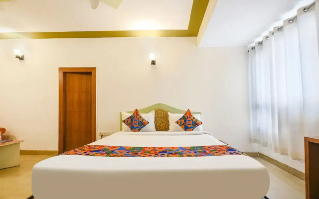 Fabhotel The Grand Ambrosia