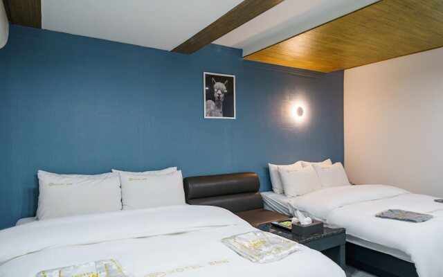 Wow Motel
