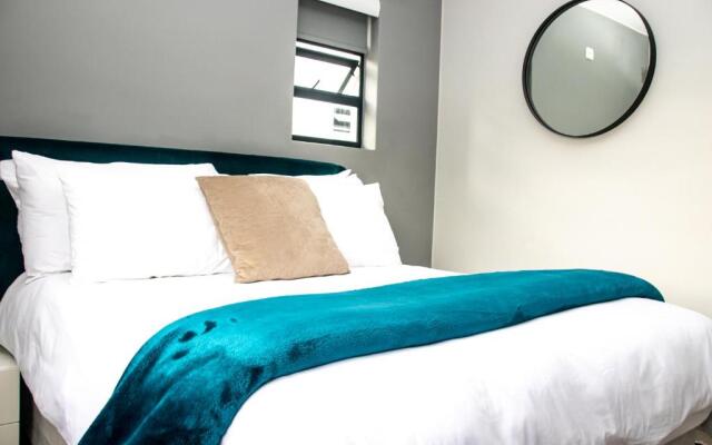 “Pop Inn” modern apartment in heart of Bryanston