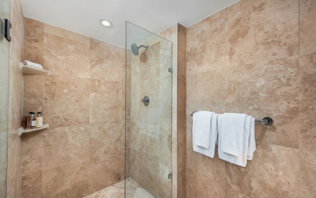 1 Hotel & Homes Private Luxury Suites