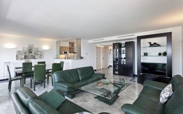 Amazing apartment in luxury residence