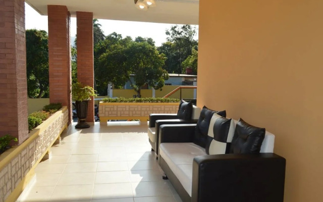 Hotel E El Cobre