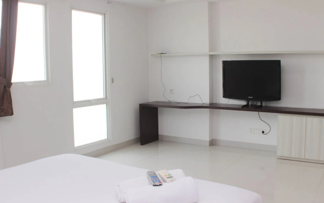 Spacious And Elegant Studio Azalea Suites Apartment