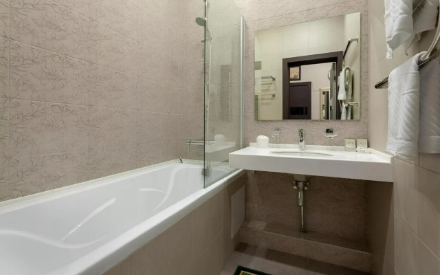 Deluxe apartment on the Boulevard of Hope 4/2