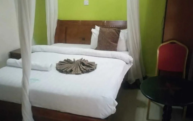 Royal Palm Hotel And Suites