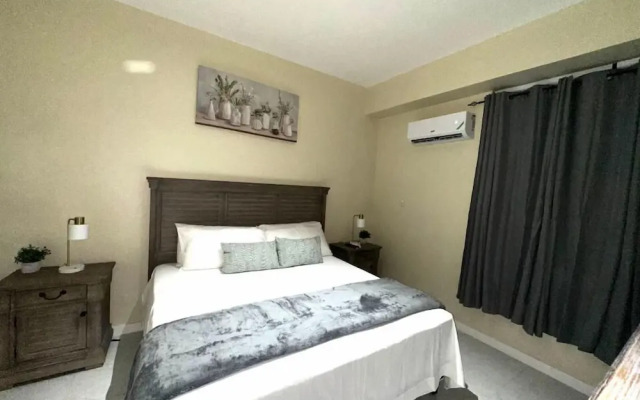 One Bedroom City Apartment with Pool
