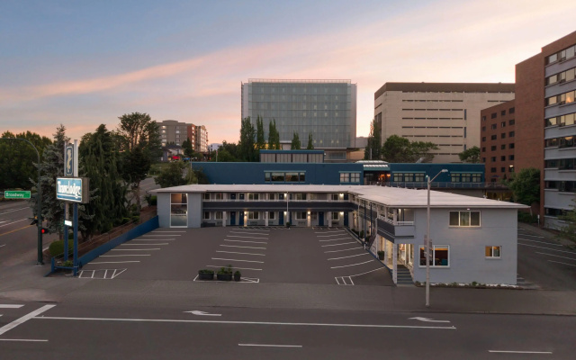 Travelodge by Wyndham Everett City Center